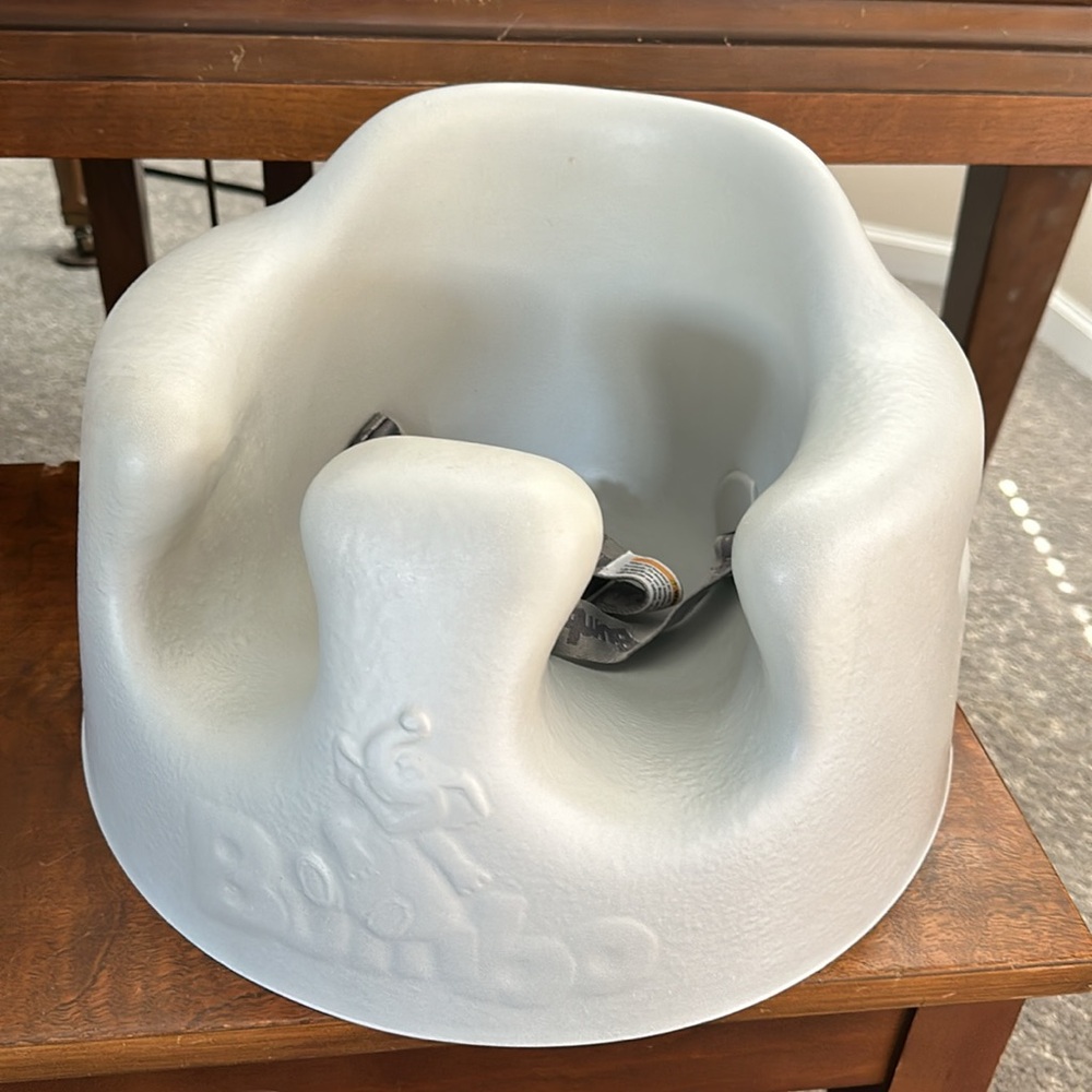 Bumbo infant floor seat with straps